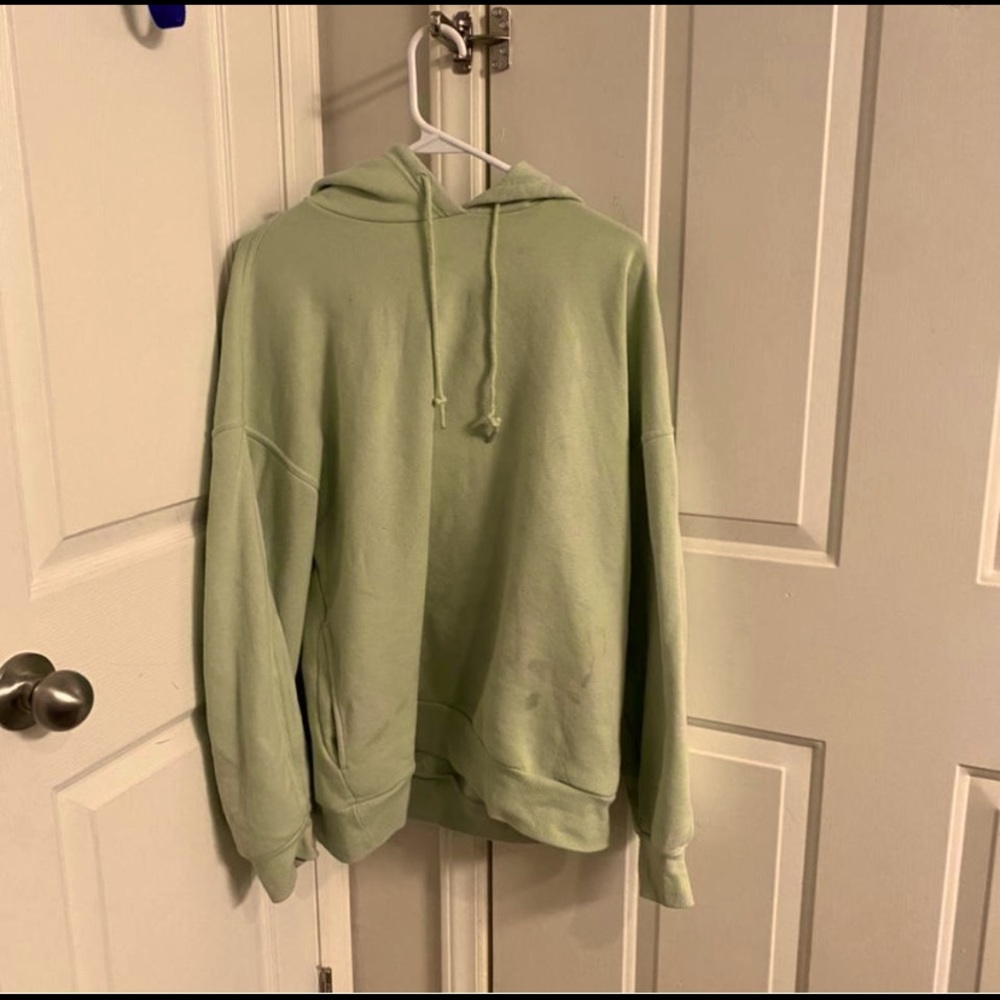Comfy hoodie will be washed before shipped🥰